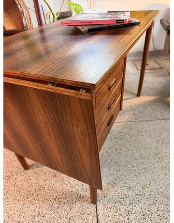 Design by Arne Vodder desk rose wood 
