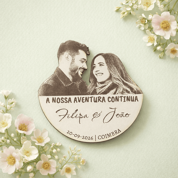 Save the Date Personalizado em MDF Branco com Foto Gravada, Lembrança de Anúncio de Casamento, Marcação de Data de Casamento para Oferecer aos Convidados 1