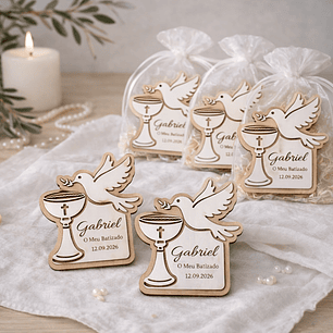 Lembrança de Batismo, Crisma, Primeira Comunhão Personalizada com Cálice e Pomba da Paz  