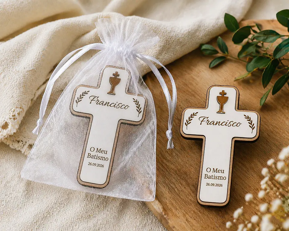 Lembrança Religiosa Personalizada com Íman – Batismo, Primeira Comunhão, Crisma e Profissão de Fé Cruz com Cálice Dourado em MDF 1
