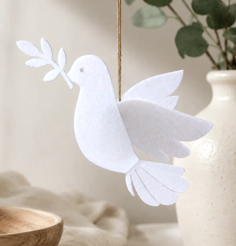 Pombas da Paz em Feltro – Decoração Delicada e Simbólica 2