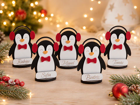 Marcador de Lugar de Natal Personalizado – Pinguim com Nome em MDF e Feltro