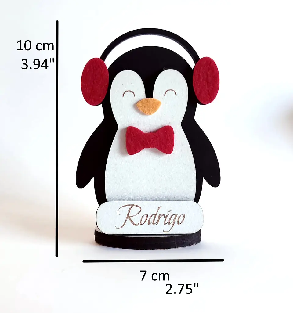 Marcador de Lugar de Natal Personalizado – Pinguim com Nome em MDF e Feltro 4