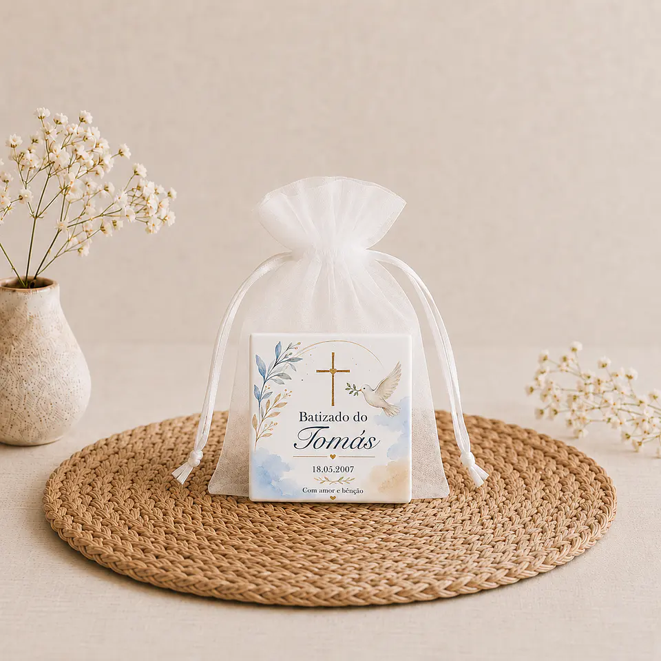 Lembrança de Batizado Personalizado em Azulejo com Pomba da Paz e Crucifixo com Íman e Saquinho de Organza (opcional) 2