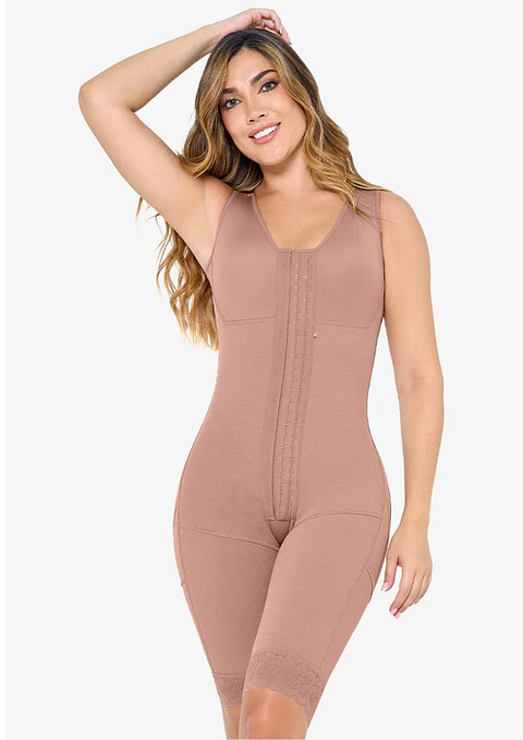 Faja colombiana de alta comprecion c/pechero short sobre rodillas