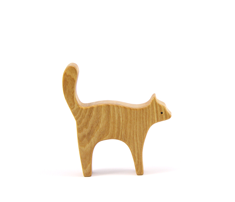Gato parado Mañío