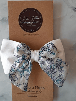 Maxilazo Isabella Blanco con flores 