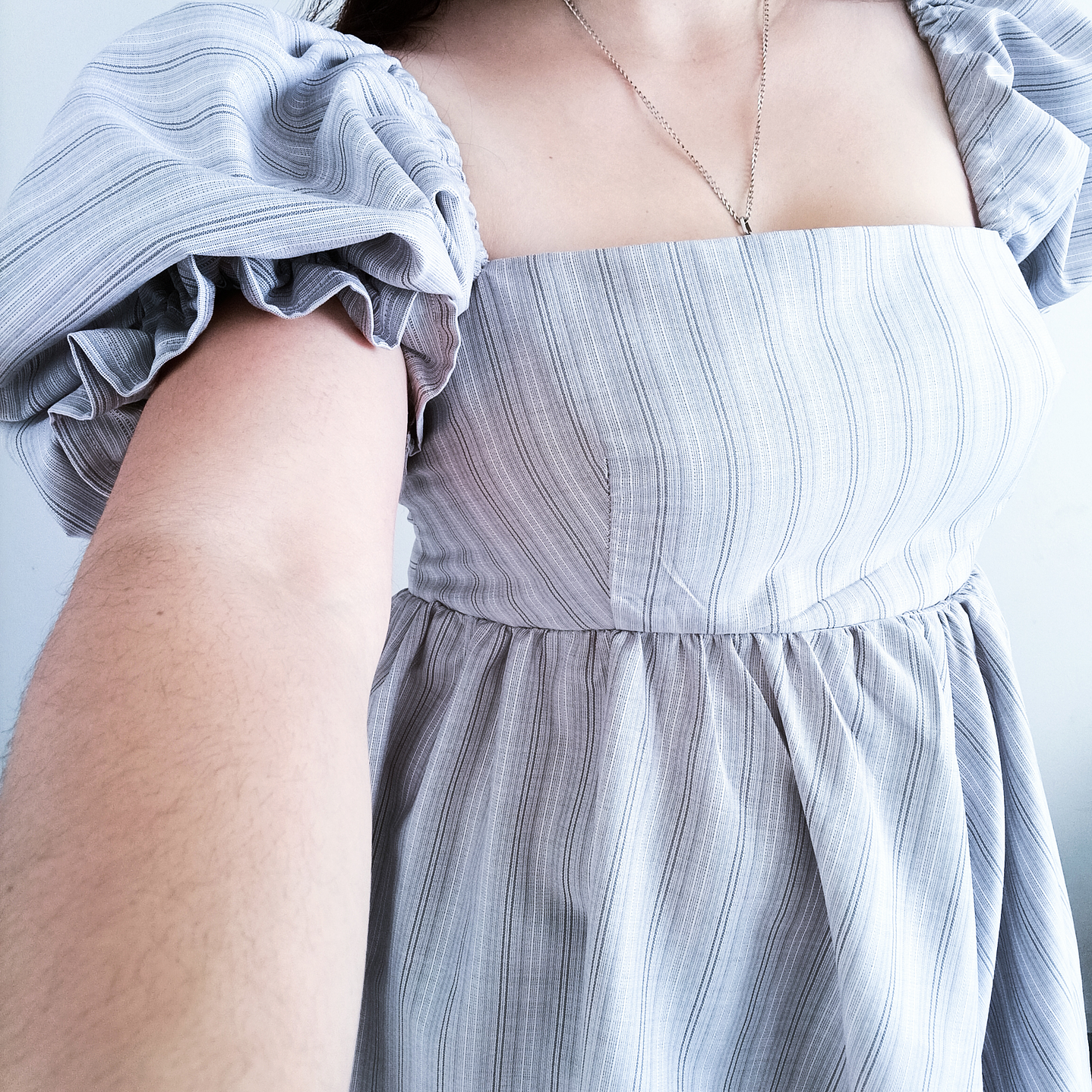 Vestido manga Puffy Gris  2