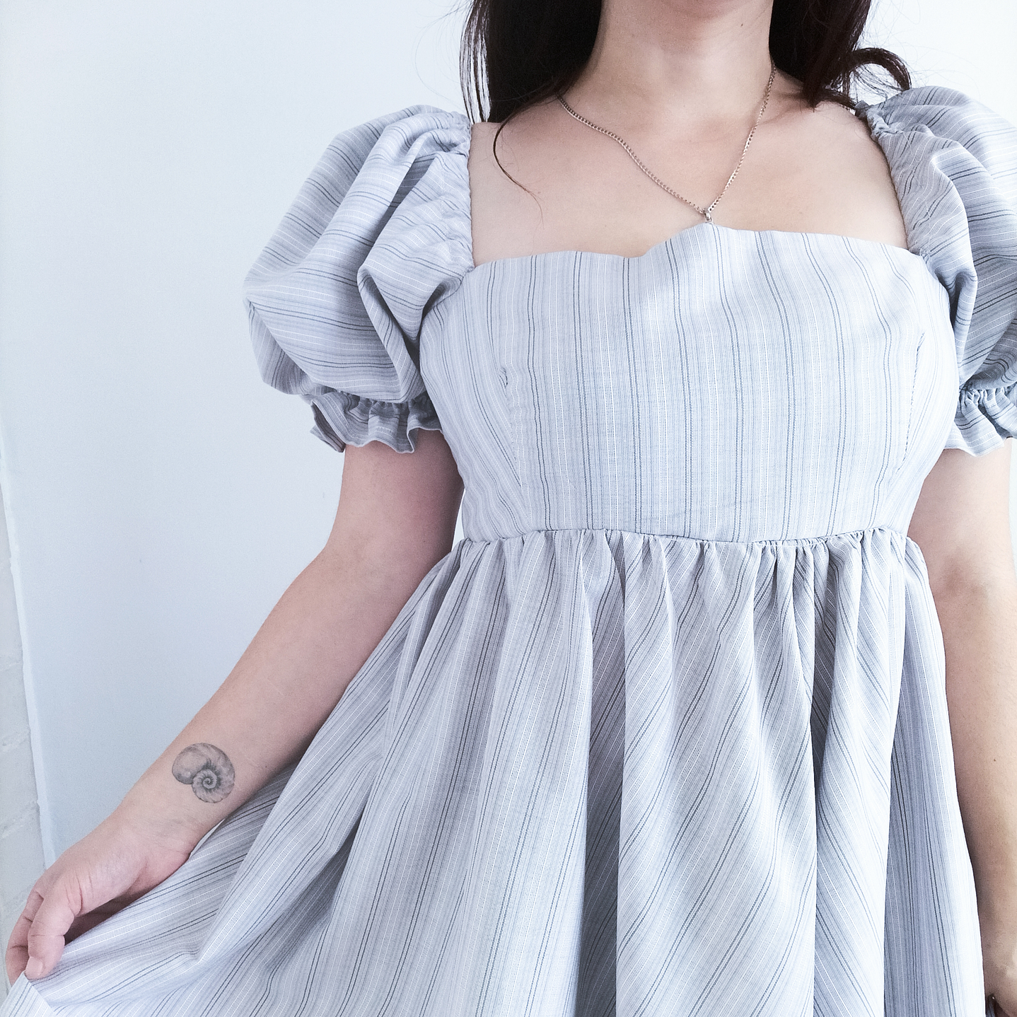 Vestido manga Puffy Gris  4