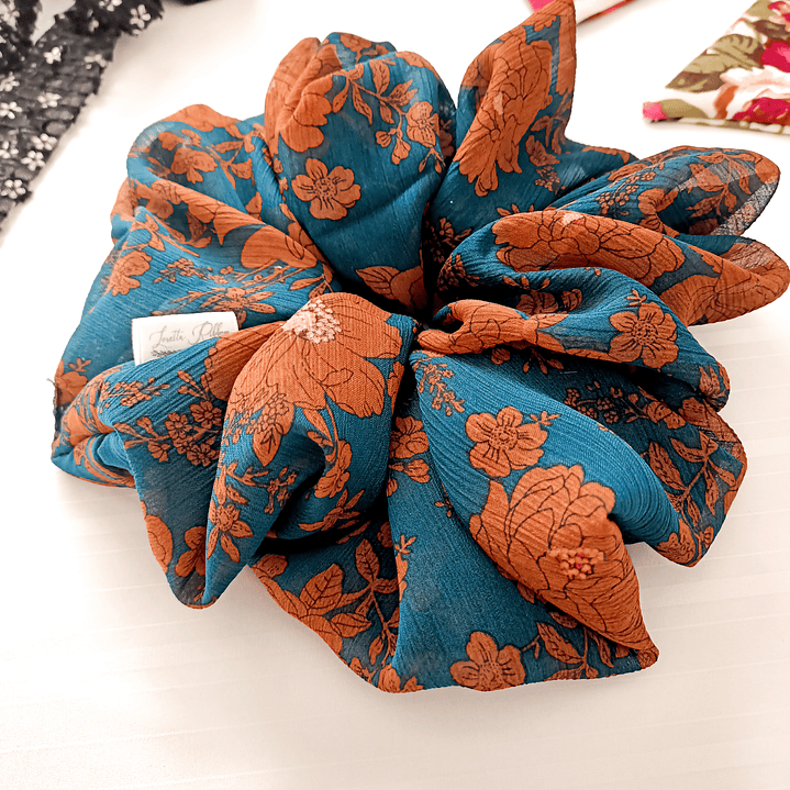 Scrunchie Rosas café  1