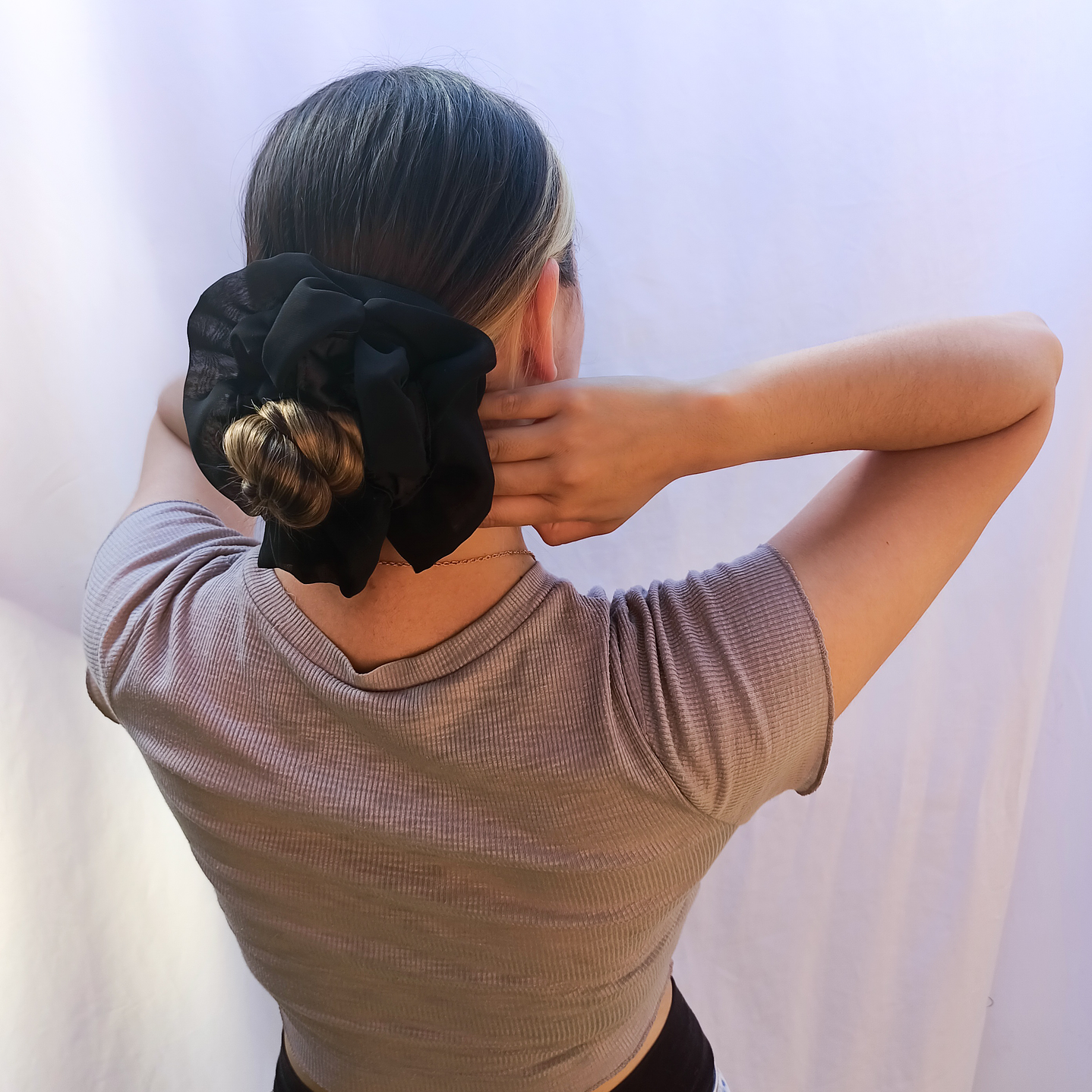 Superscrunchie Especial Total Black 3