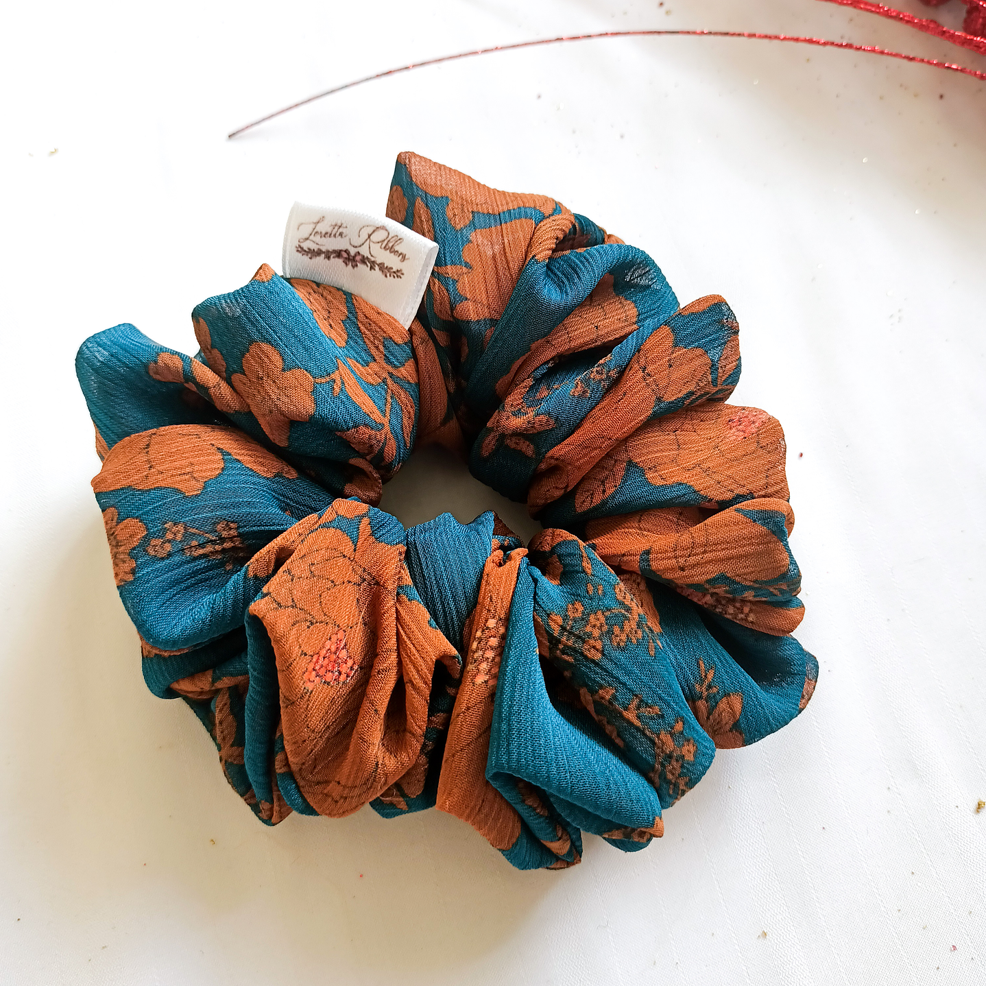 Scrunchie regular rosas Café  1