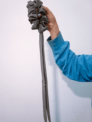 Scrunchie Especial anudable escocés 