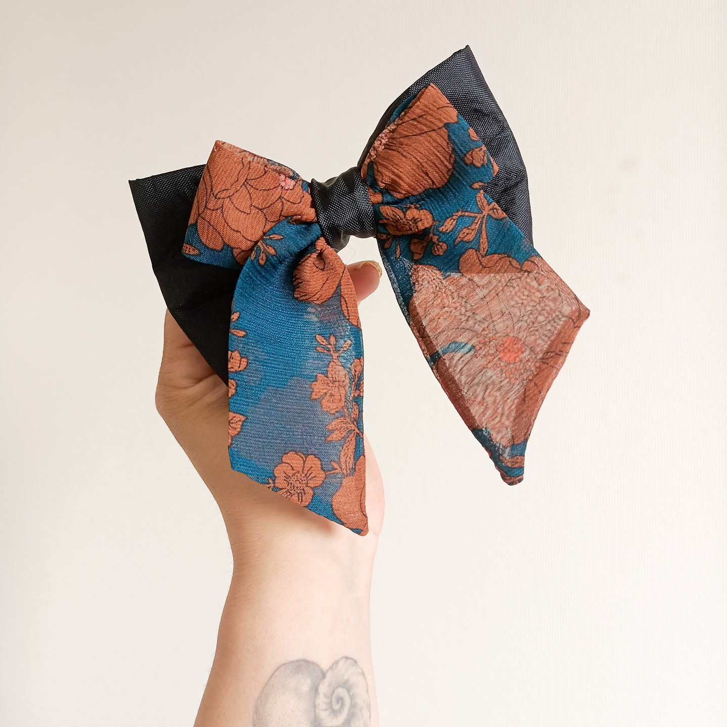 Maxilazo Isabella Rosas café  1