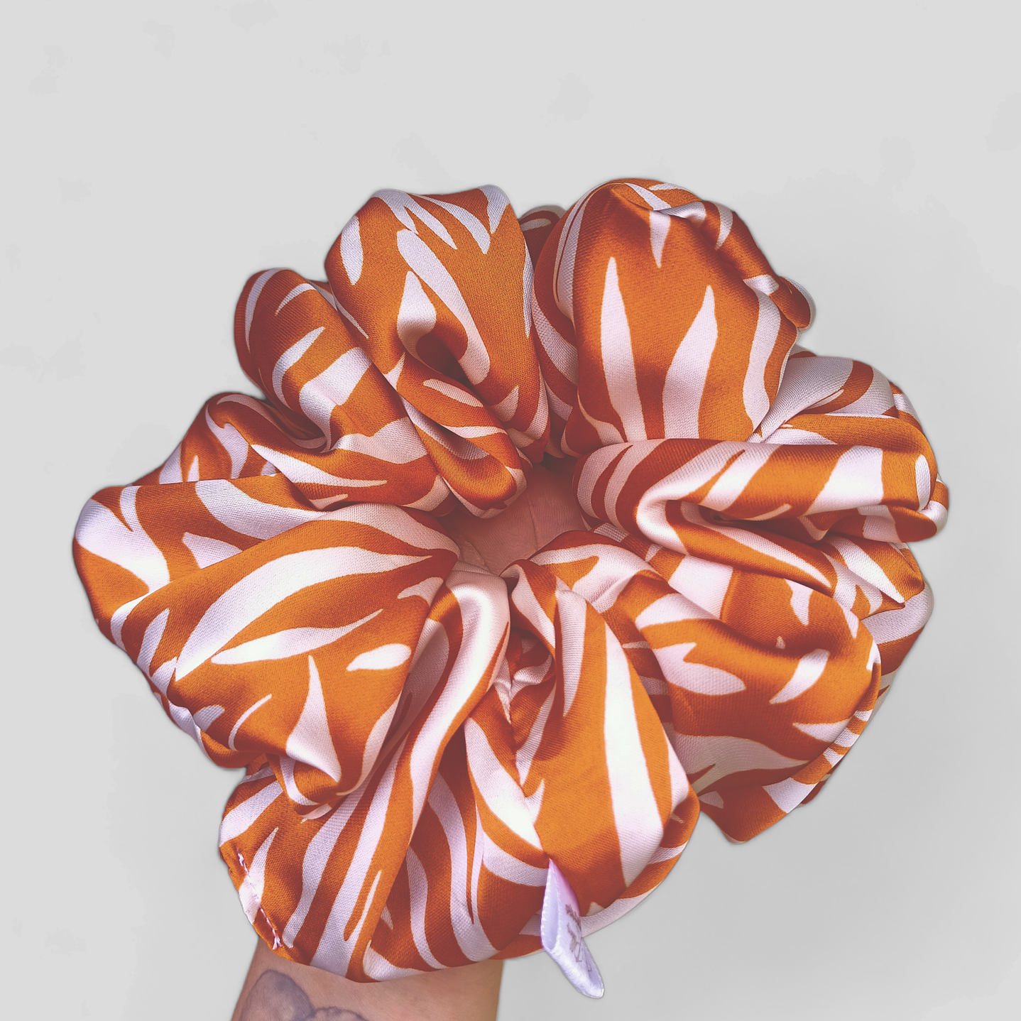 Scrunchie Cebra Mostaza  1