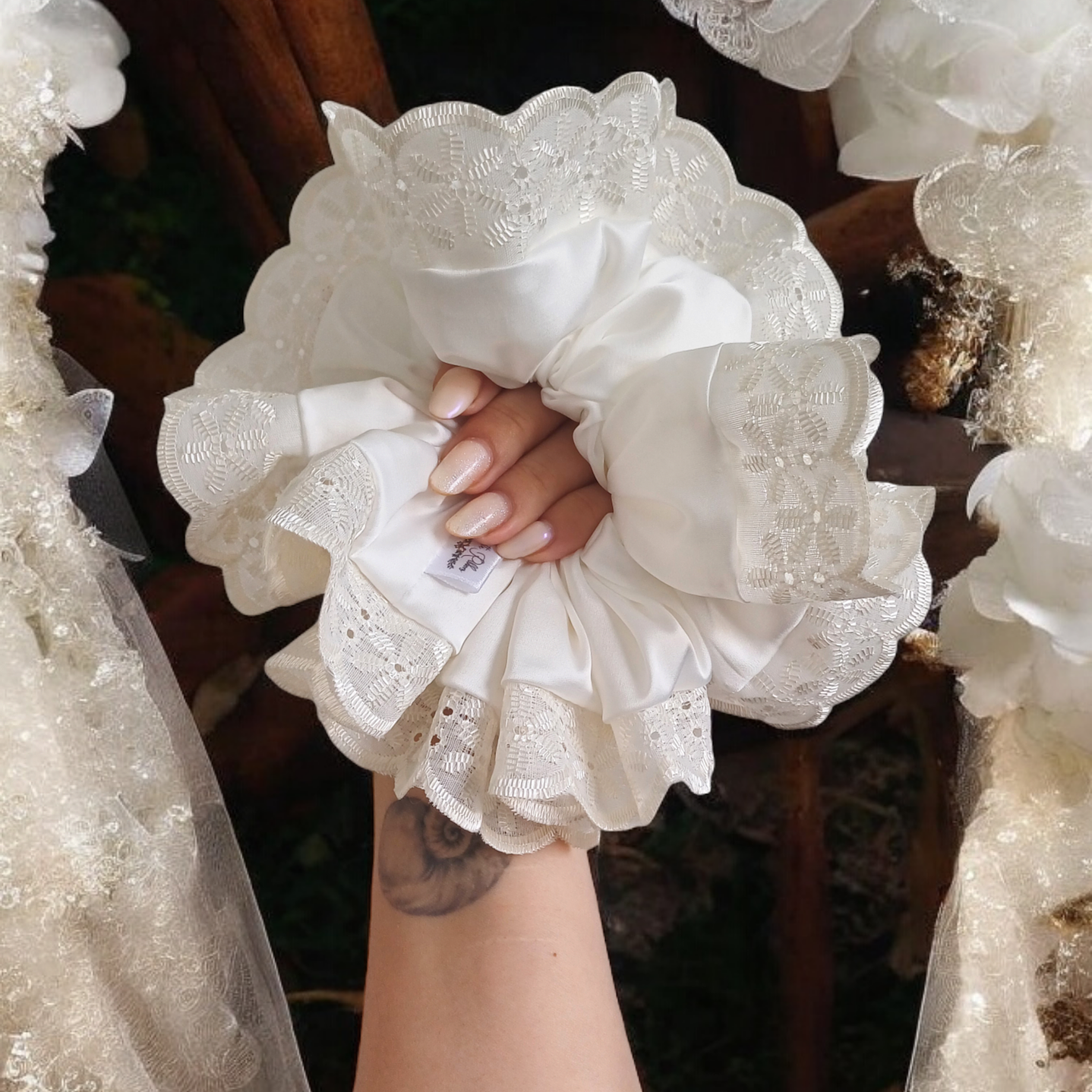 Superscrunchie Especial Blanco Broderie 🤍 1