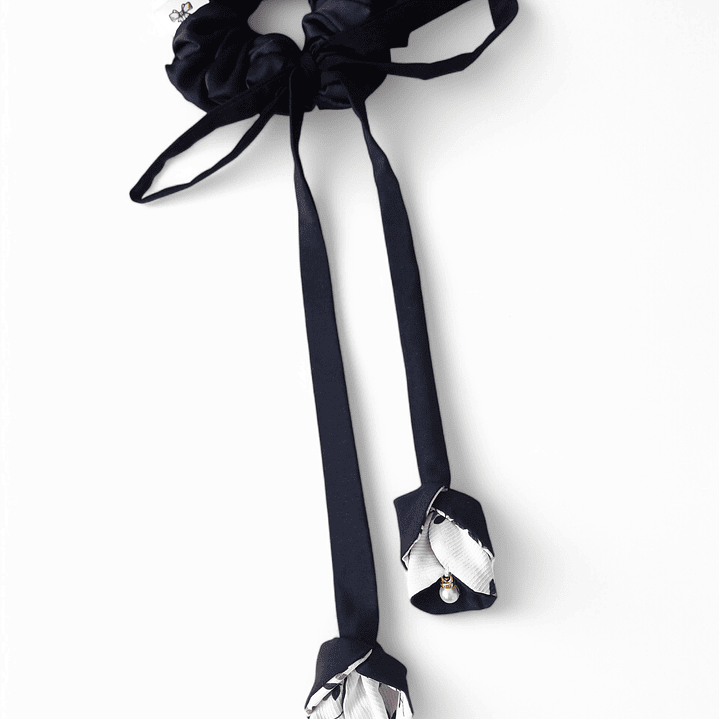 Scrunchie Especial Tulipán negro 1