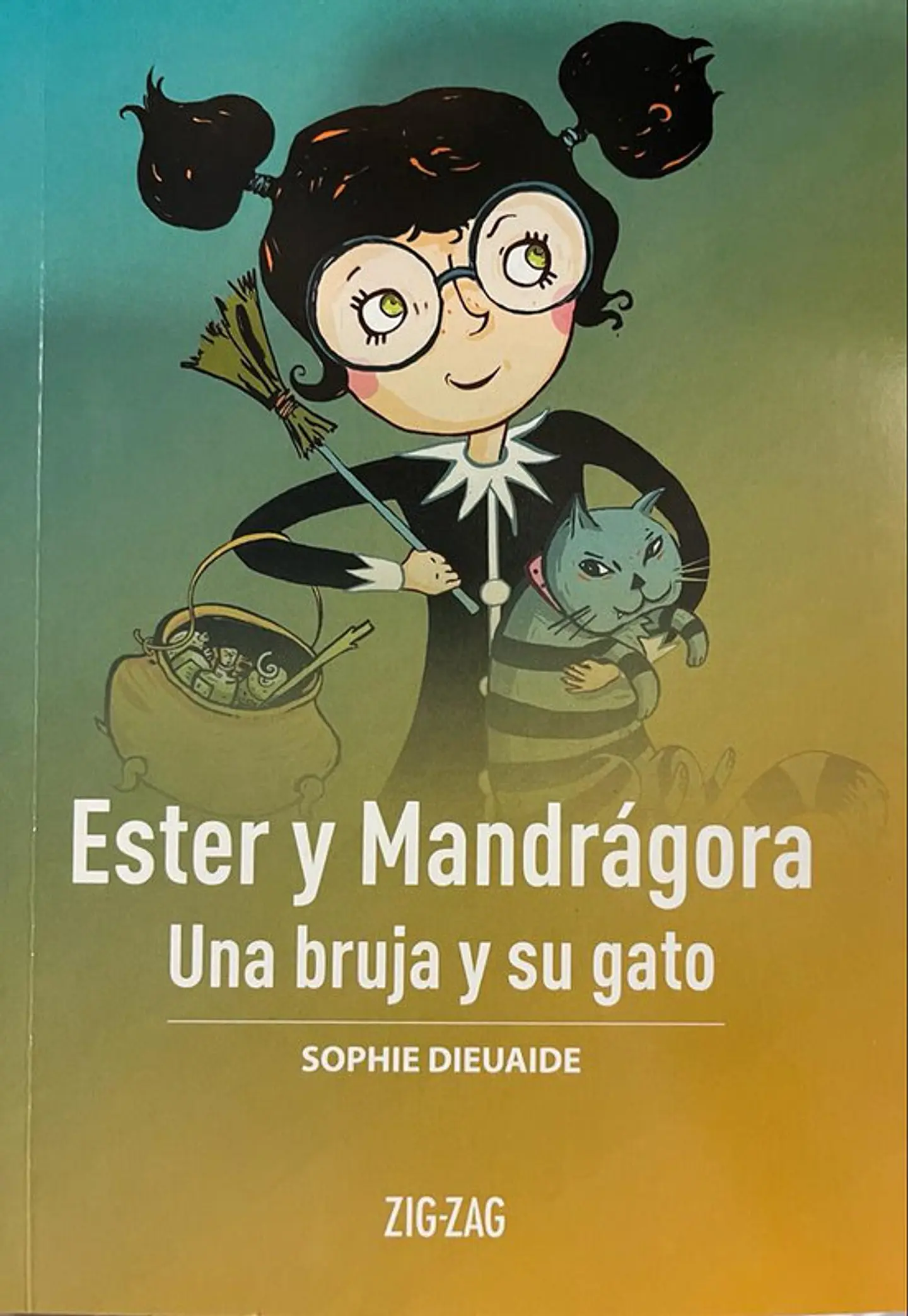 Ester y mandragora una bruja y su gato 1
