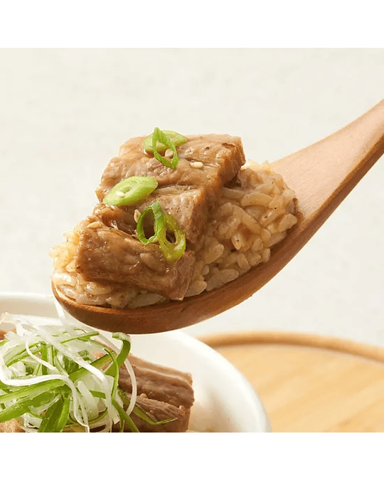 Arroz con panceta de cerdo en salsa de soya