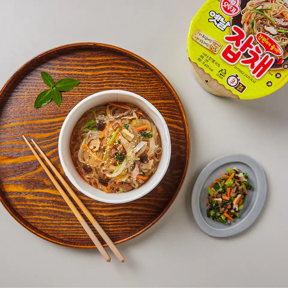 Japchae Instantáneo (Vaso Grande) 4