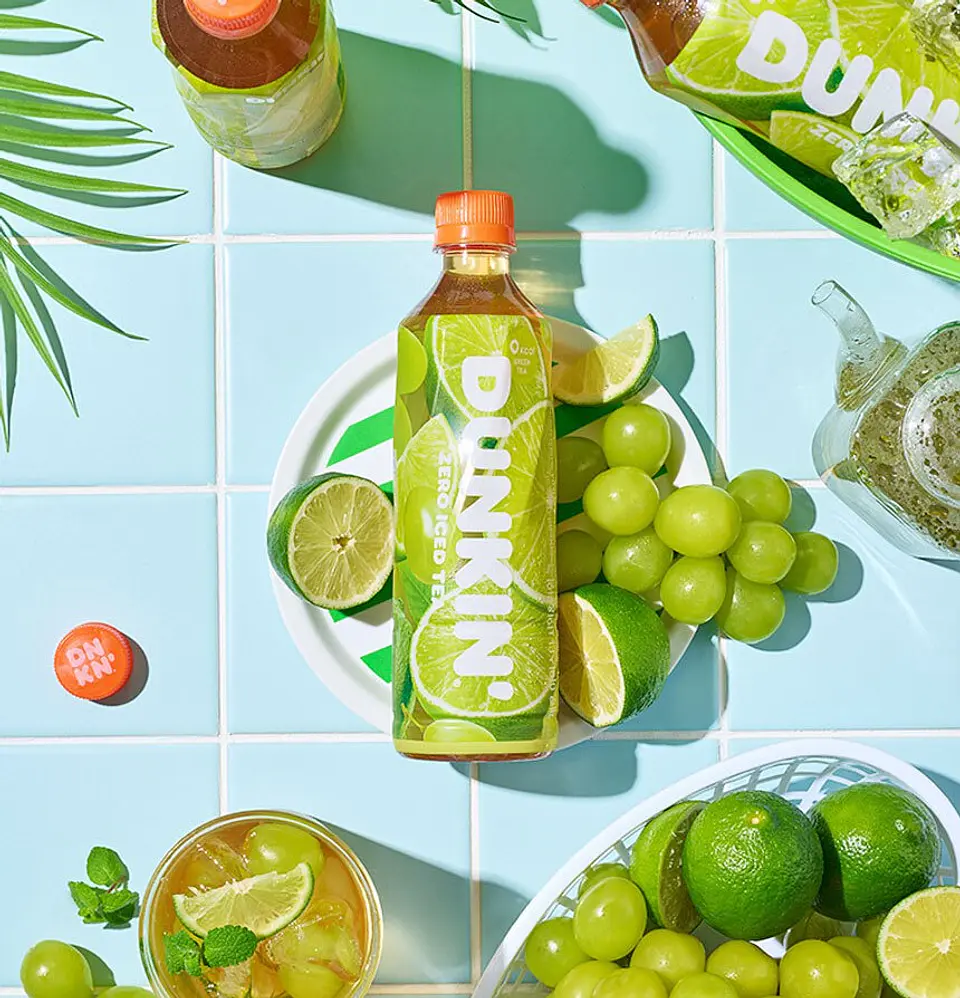 Dunkin' Zero Iced Tea lima y uva 3