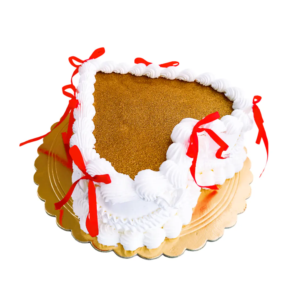 Bolo Dourado de Aniversário com Chantilly 7