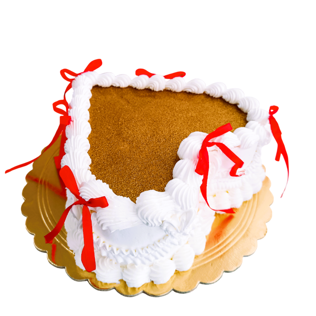 Bolo Dourado de Aniversário com Chantilly 5