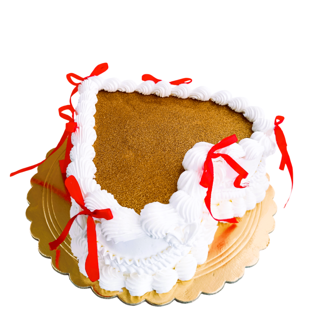 Bolo Dourado de Aniversário com Chantilly 8