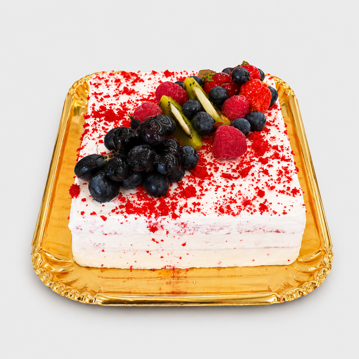 Bolo Red Velvet com Frutas Frescas 1