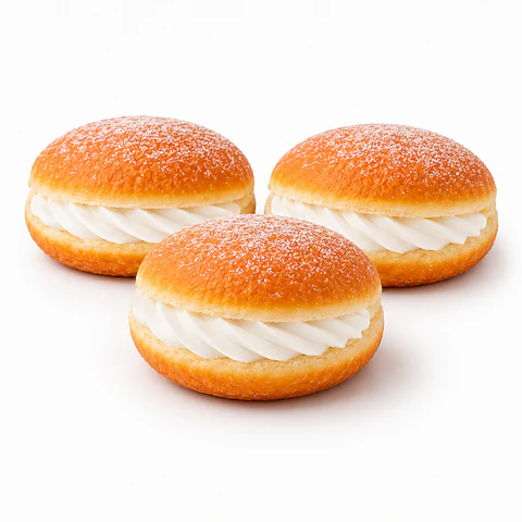 Bolas de Berlim com creme de Chantilly