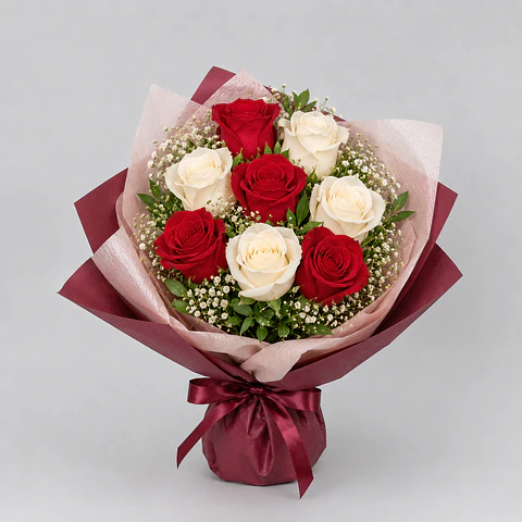 Bouquet de 8 Rosas Vermelhas e Brancas