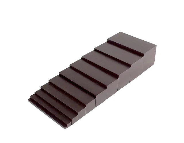 Escalera Montessori de madera café