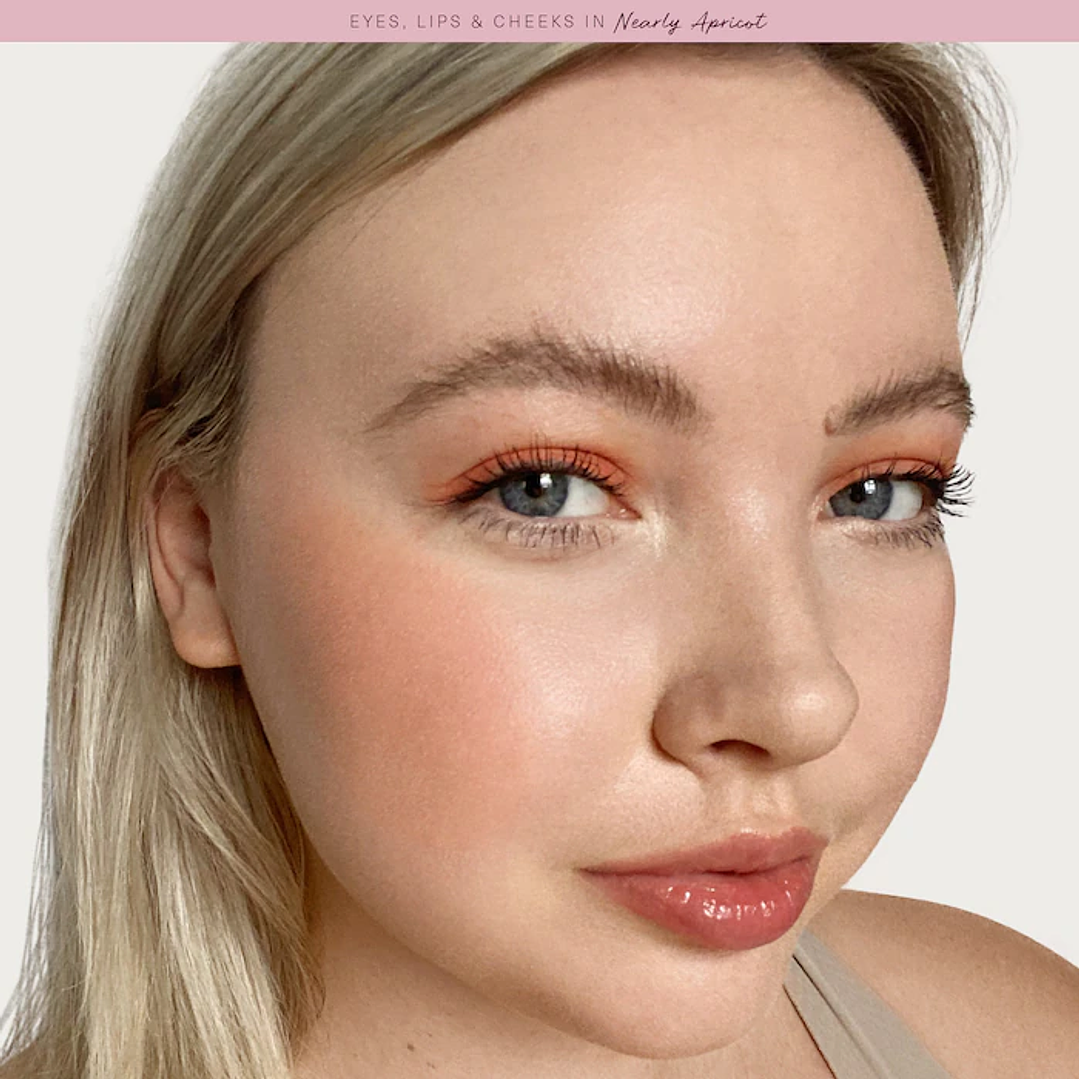 Stay Vulnerable Melting Cream Blush- Nearly Apricot 4