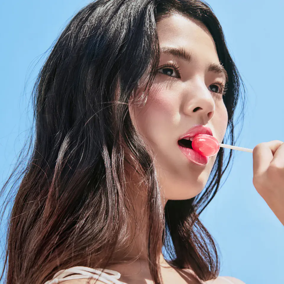 Juicy Berry Plumping Lip Oil - 06 Berry Candy  3