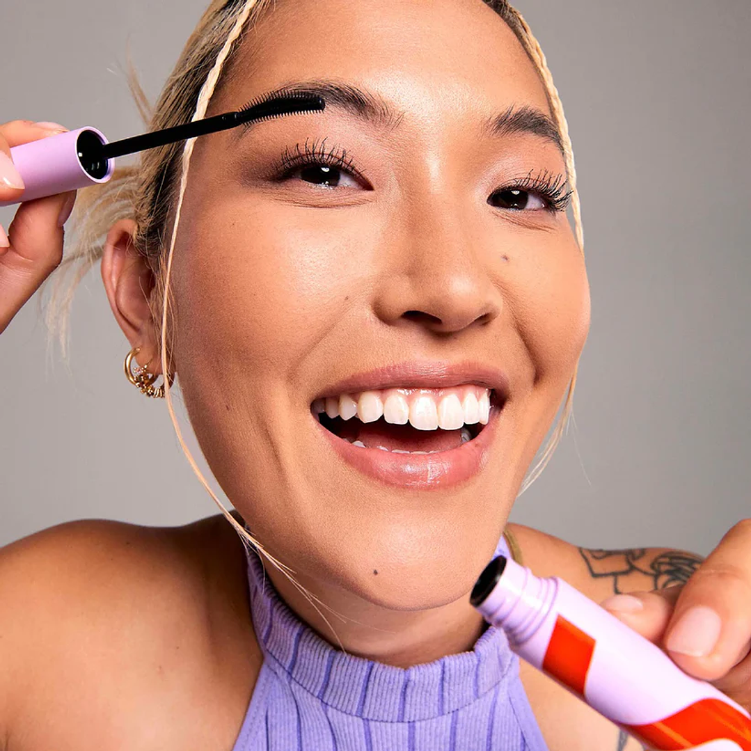 MINI Beauty MakeWaves Lengthening + Volumizing Mascara 4