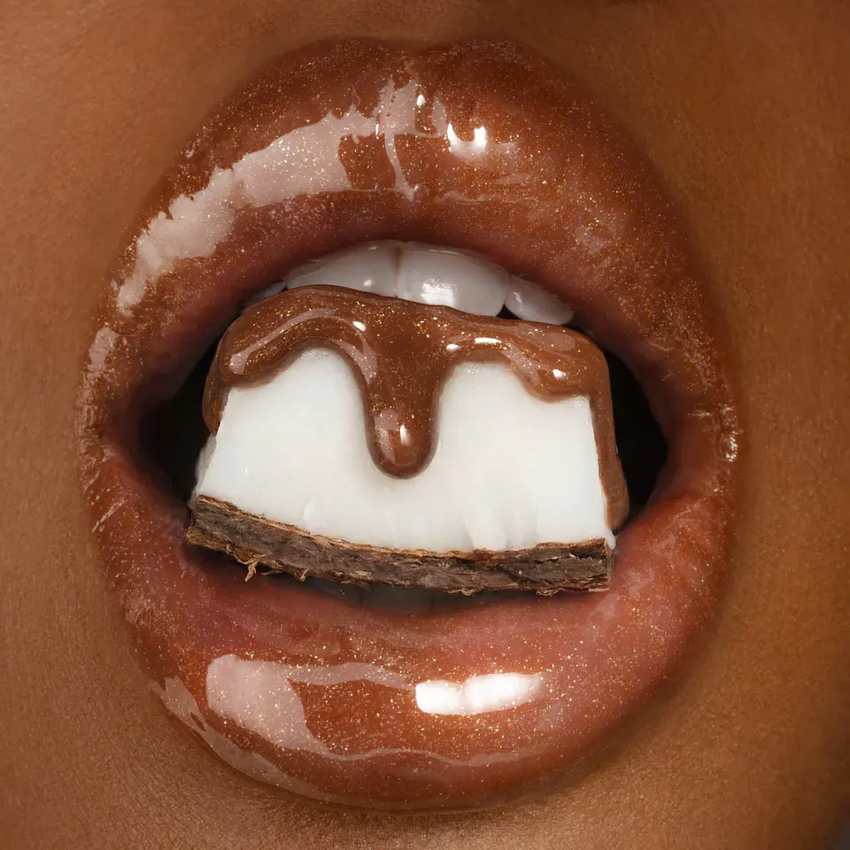 Honey Infused Hydrating Lip Oil- Coco Cacao 4