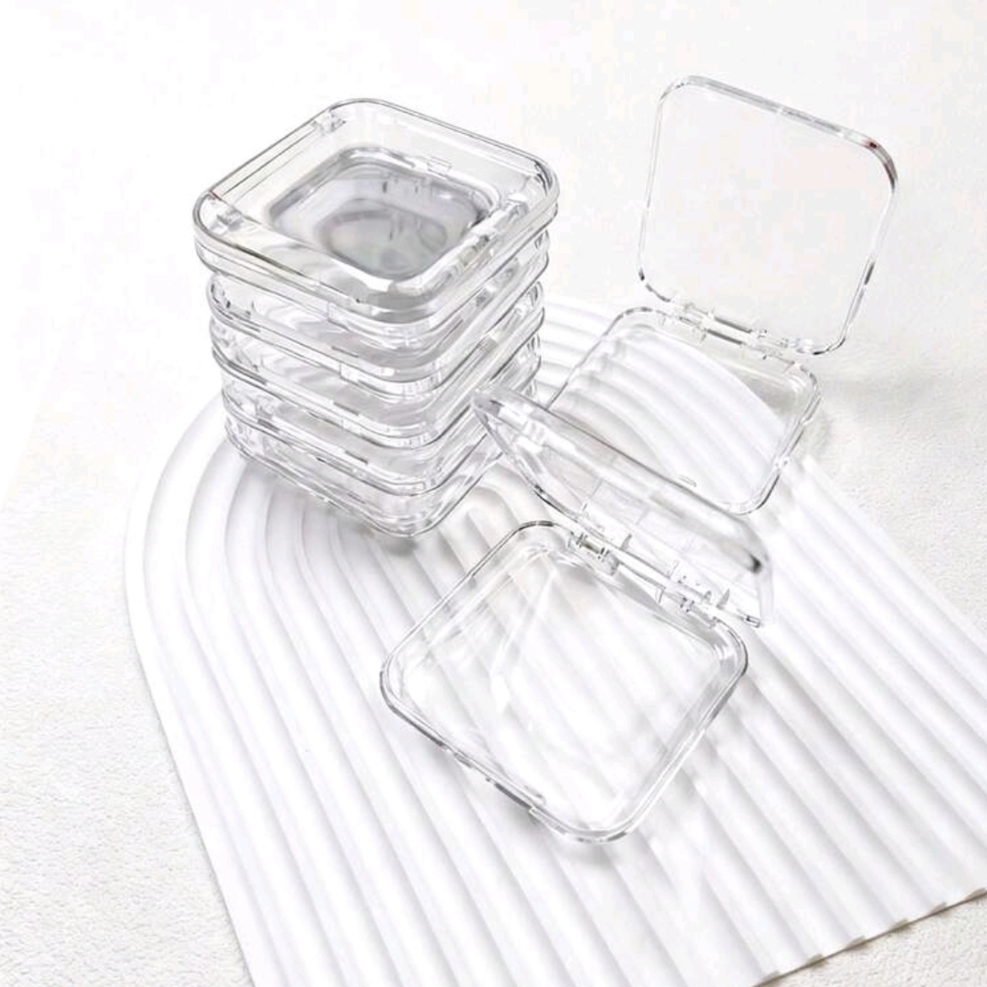 Caja Plastica Press On 7.5x7.5CM 1Unidad 