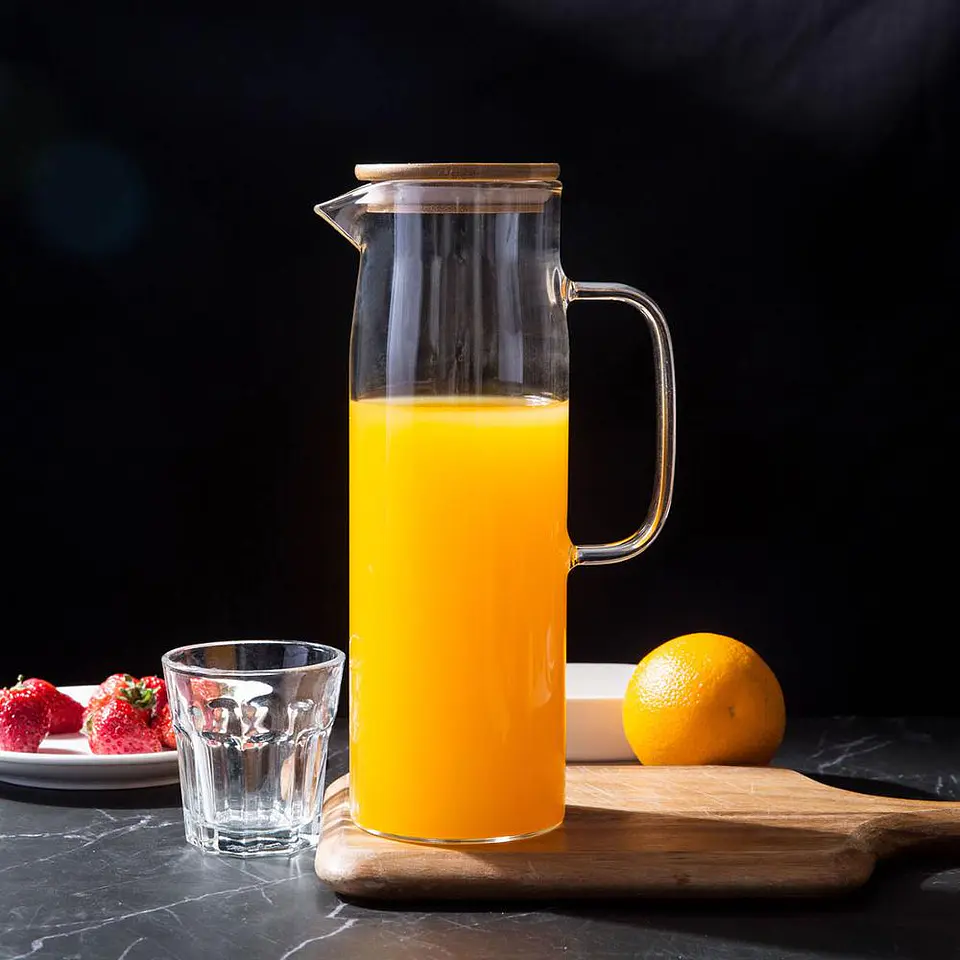 Jarro de Vidrio con Tapa de Bambú 1