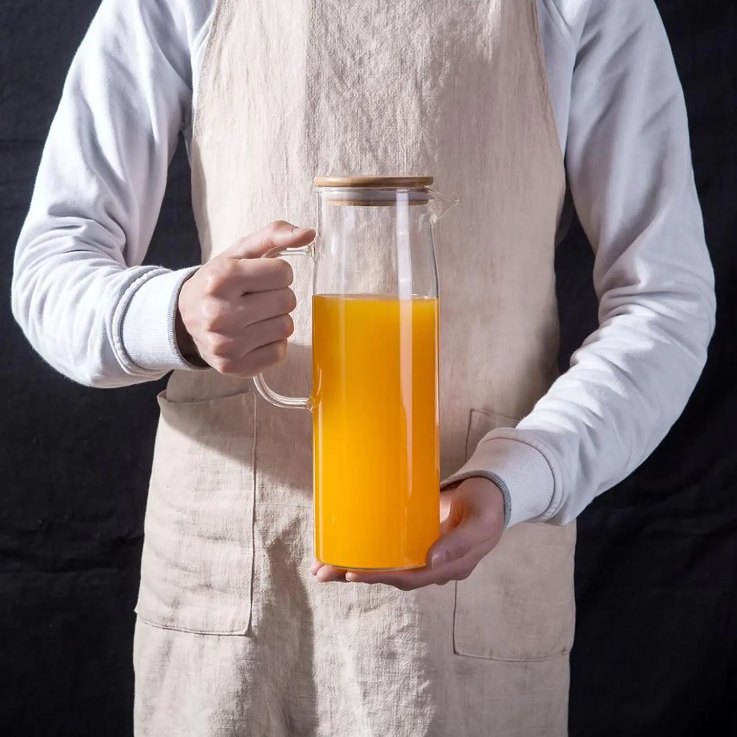 Jarro de Vidrio con Tapa de Bambú 3