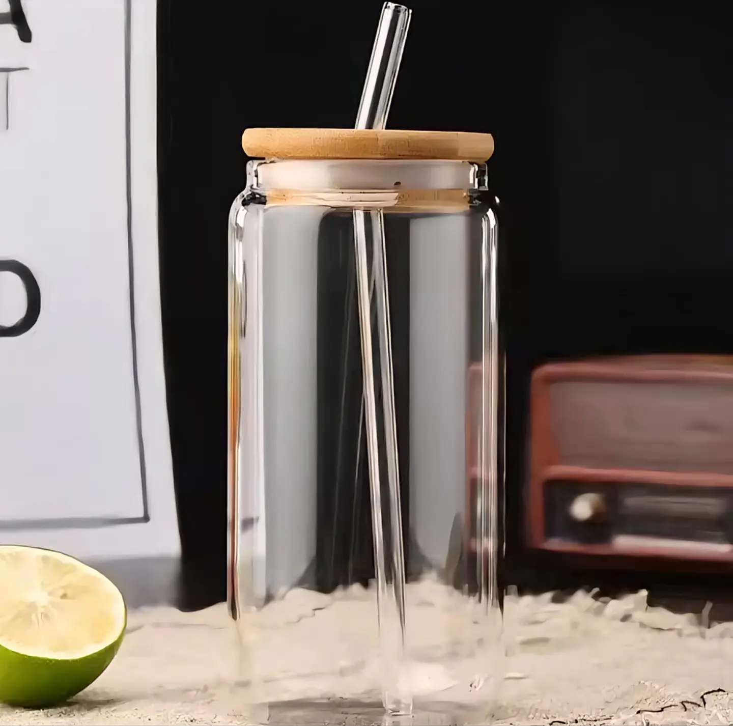 Vaso de vidrio con Tapa de Bambú y bombilla  4