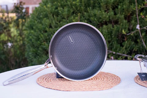 Sartén 24 cm Uakeen con Tecnología Alemana Triple S/S y Superficie Texturizada