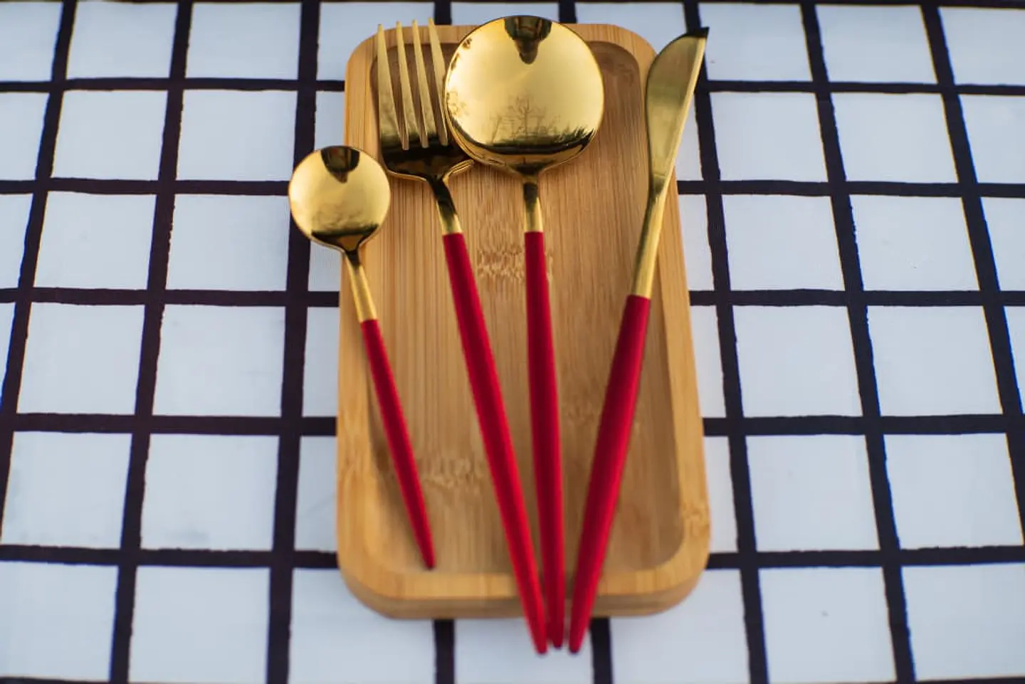 Set de cubiertos de Acero Inoxidable dorados 24 piezas  2