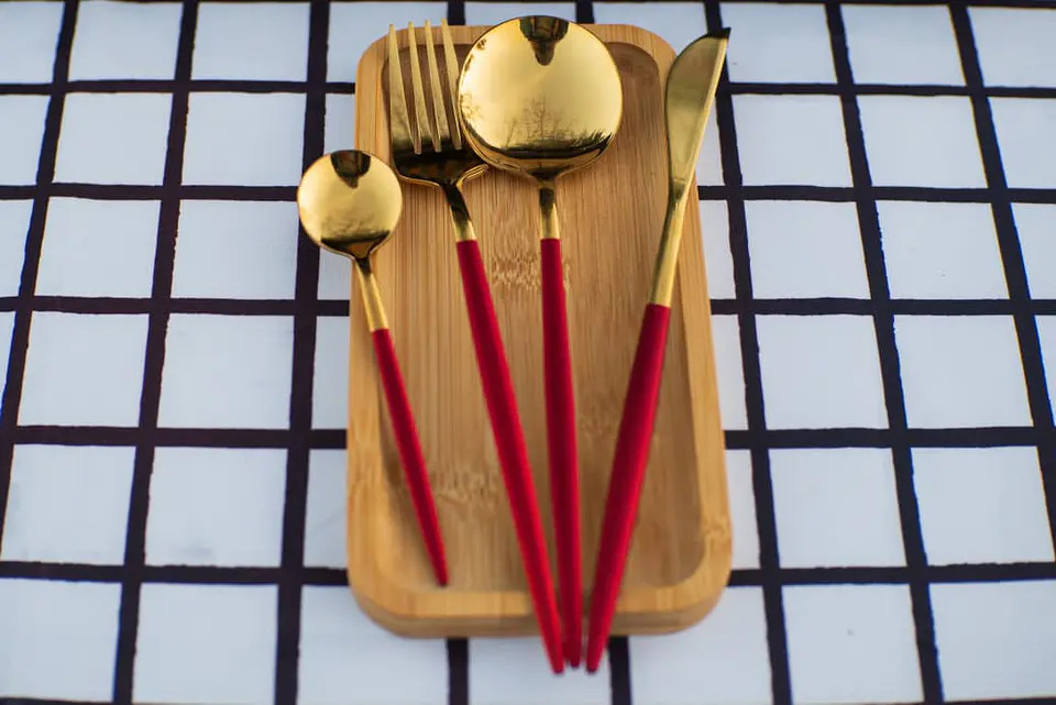 Set de cubiertos de Acero Inoxidable dorados 24 piezas  2