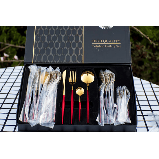 Set de cubiertos de Acero Inoxidable dorados 24 piezas  3