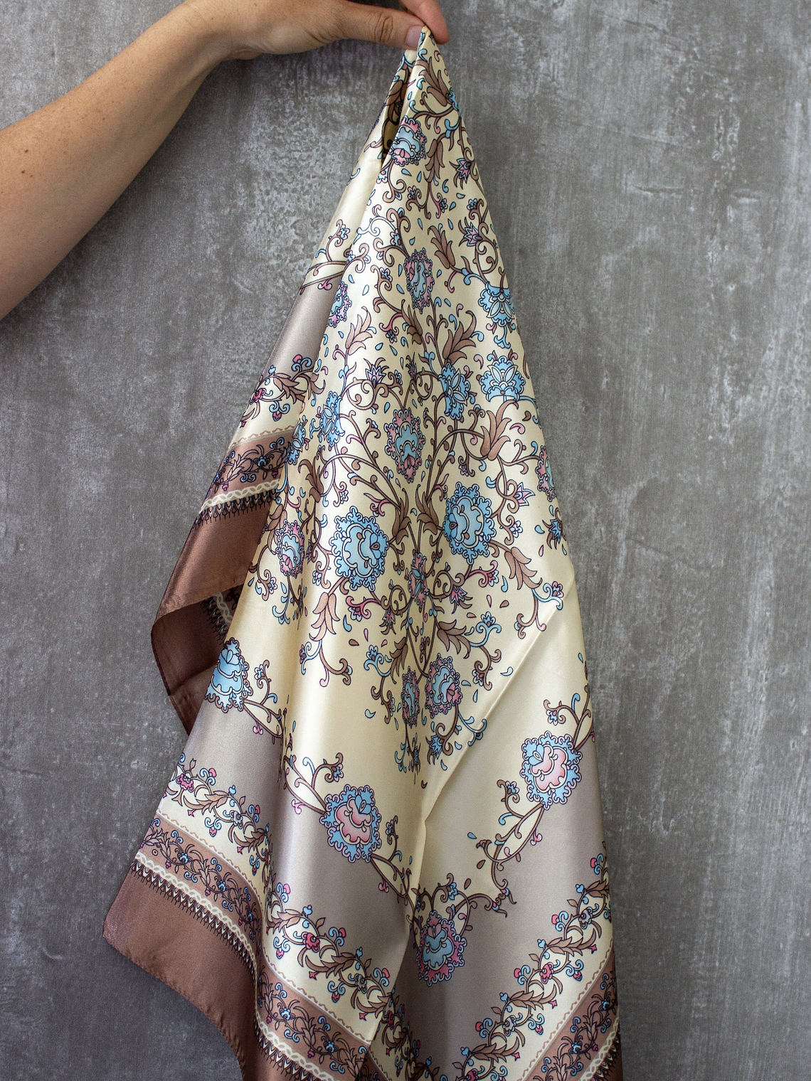 Maxi Pañuelo Dominicana Gold 1