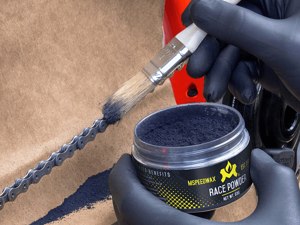 Cómo Aplicar Race Powder en una Cadena Encerada: Guía Completa LubriBike