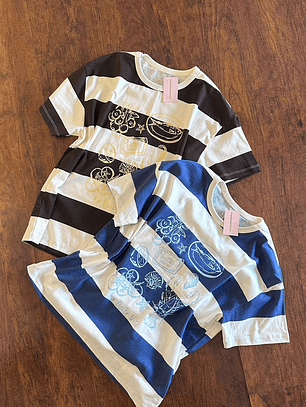 Remera raya estampada 