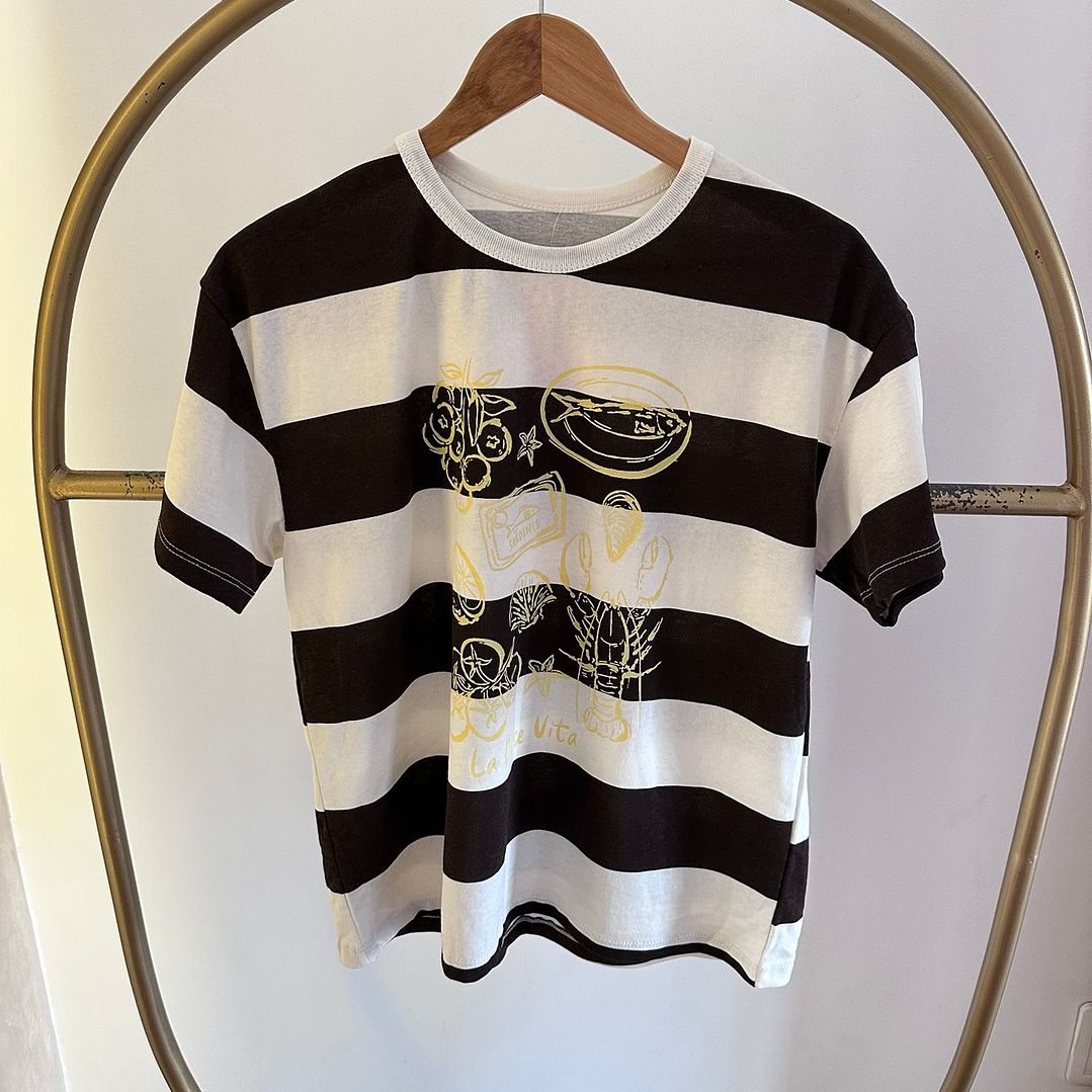 Remera raya estampada  2