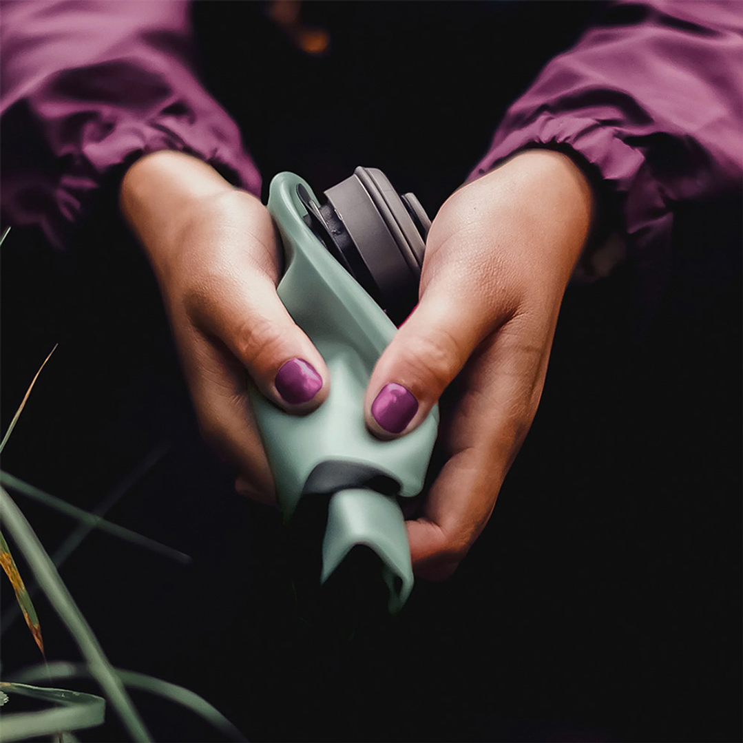 Botella de hidratacion seeker 2l mammoth grey 5