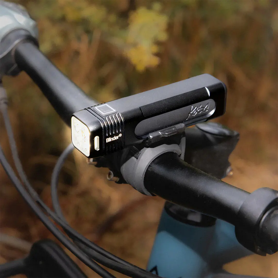 Set de Luces Knog Blinder Pro 700 lm + Plus Trasera 20 lm 5